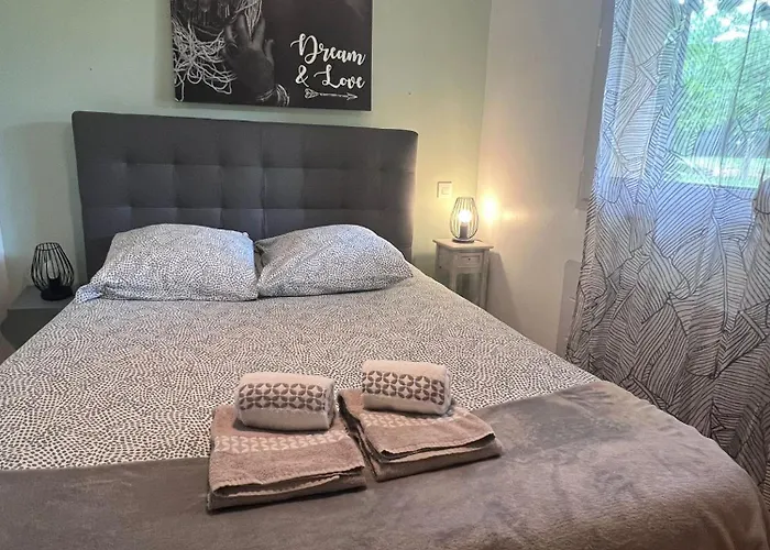 Les Caselas Feriehus Gramat