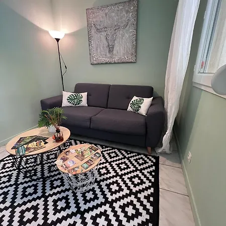 Les Caselas * غرامات