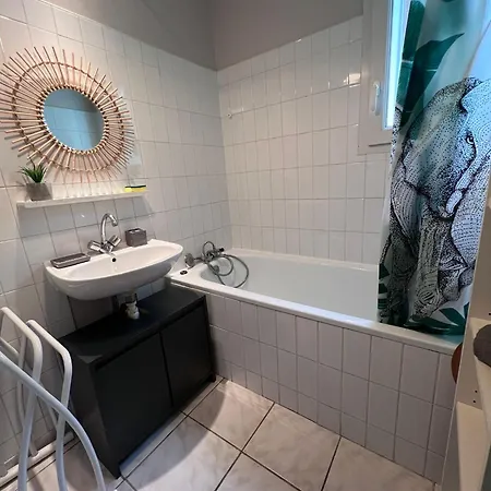 Les Caselas بيت للعطل