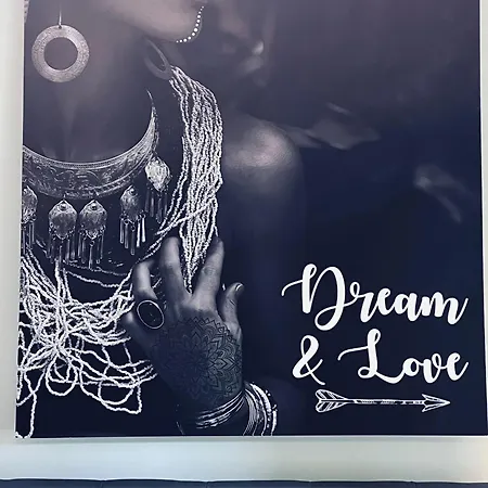 Les Caselas بيت للعطل