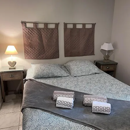 Les Caselas * غرامات