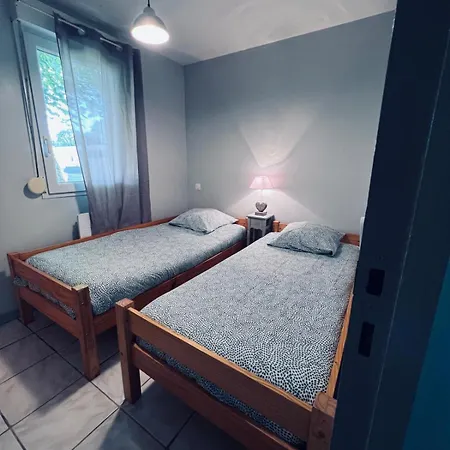 Les Caselas * غرامات