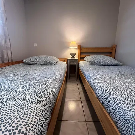 Les Caselas * غرامات